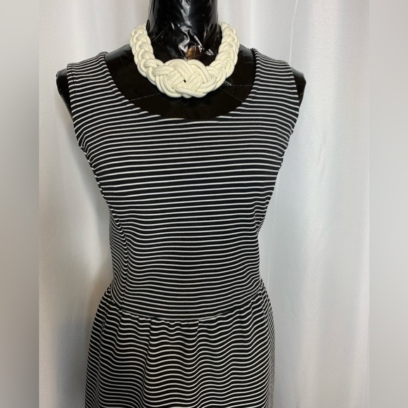 Forever 21 Fit and Flare midi striped dress - Picture 4 of 8